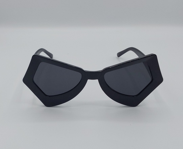 Black bow tie | Sunglasses | Kinda SHAI'de